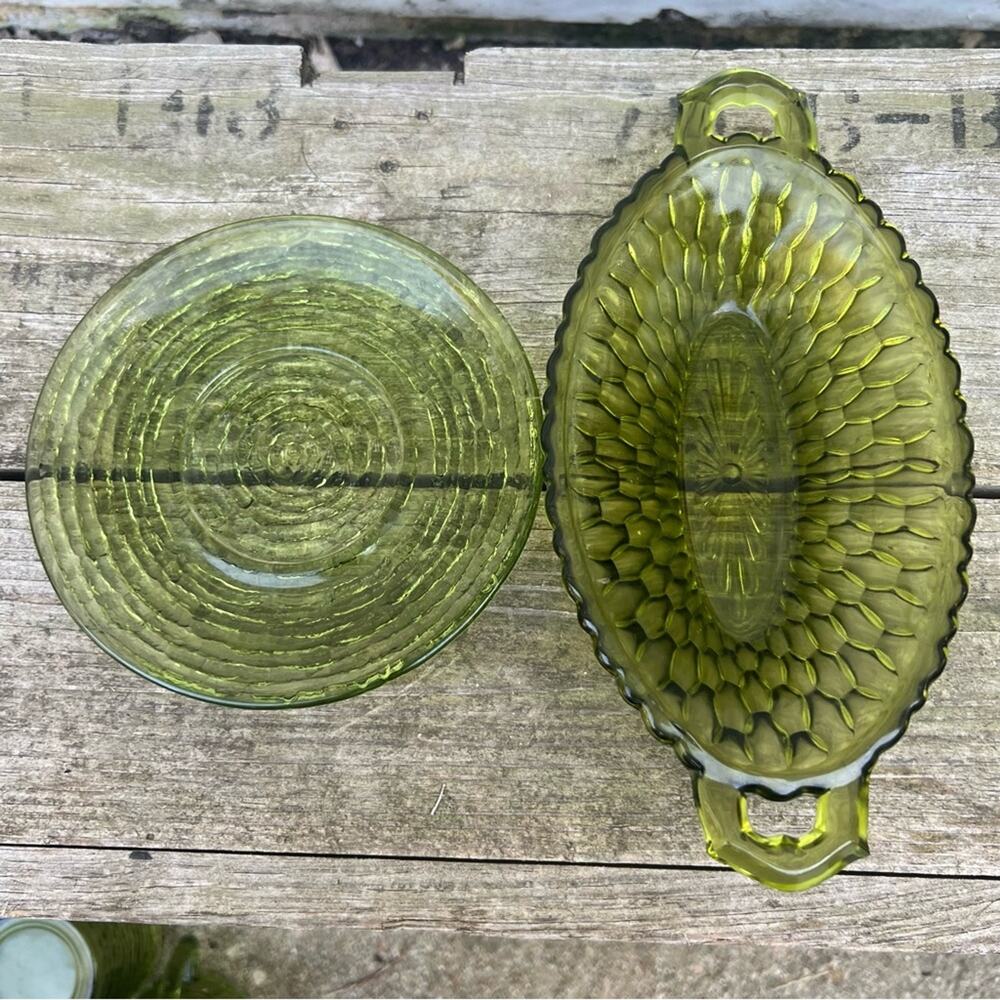 Vintage Anchor Hocking Soreno Textured Green Glass Saucer and Serving Dish - Picture 3 of 3